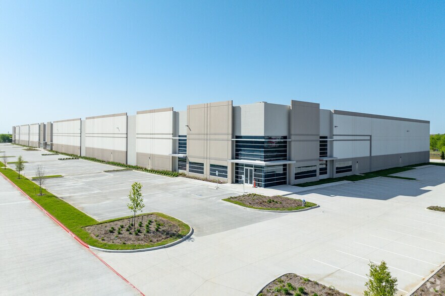 Primary Photo Of 2609 Goodwin Ln, New Braunfels Distribution For Sale