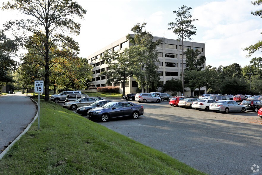 More Photos Of 6630 W Broad St, Richmond Unknown For Lease