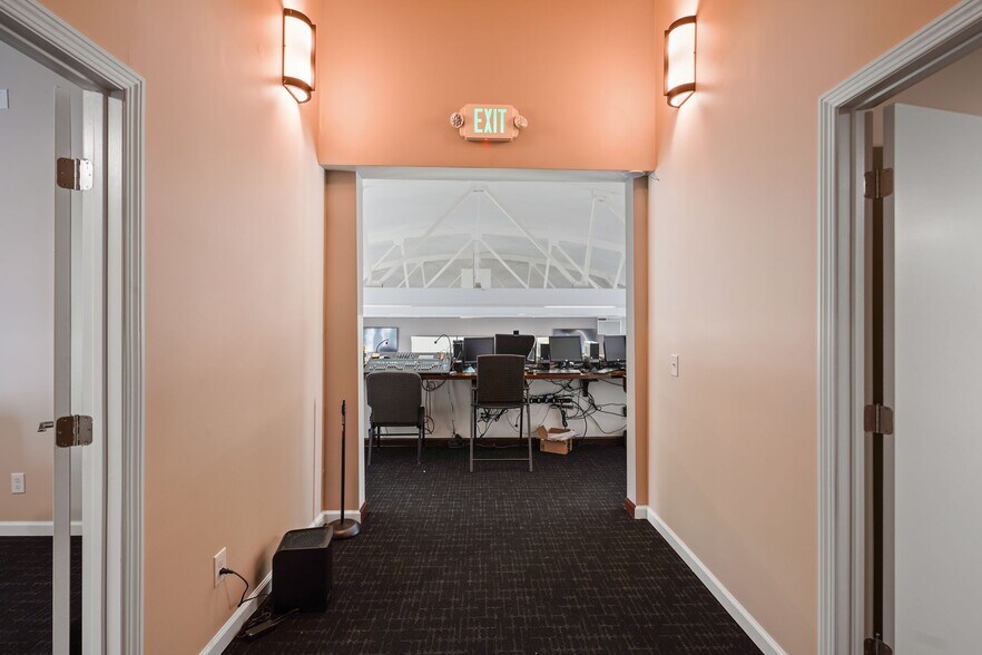 More Photos Of 1221 Oakdale Ave, San Francisco Religious Facility For Sale
