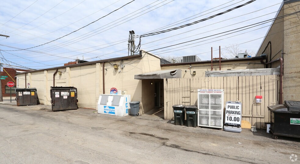 More Photos Of 491 Park St, Columbus Bar For Lease