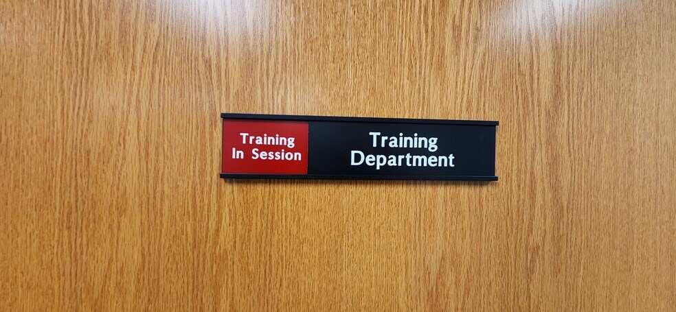 More Photos Of 6870 Bermuda Rd, Las Vegas Office For Lease