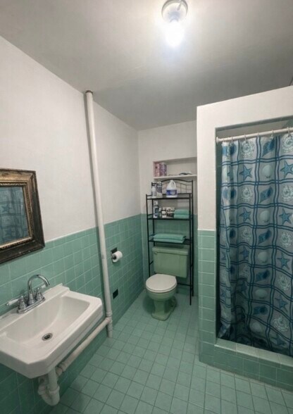 More Photos Of 245 Commercial St, Eagle Pass Storefront For Sale