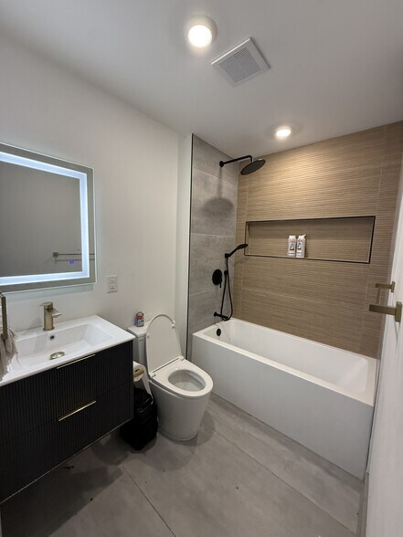 More Photos Of 251 S 12th St, Philadelphia Apartments For Sale