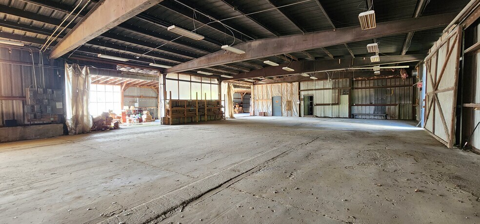 More Photos Of 3886 PA-92 N, Nicholson Warehouse For Lease