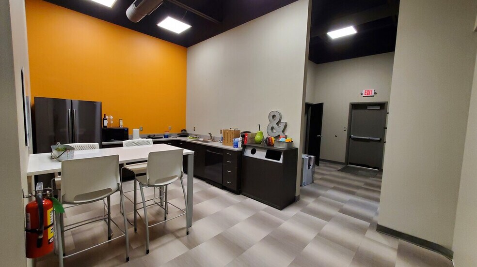 More Photos Of 1304 Technology Pky, Cedar Falls Office Residential For Lease