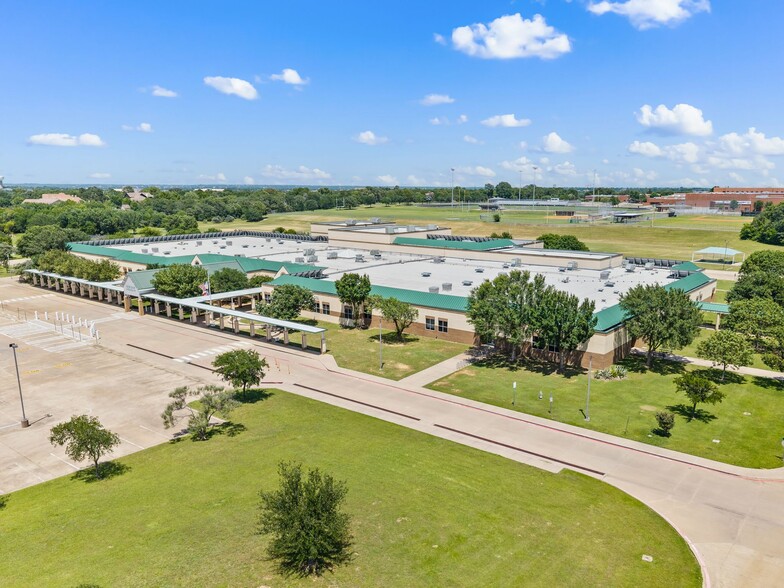 More Photos Of 801 Shady Oaks Dr, Southlake Specialty For Sale
