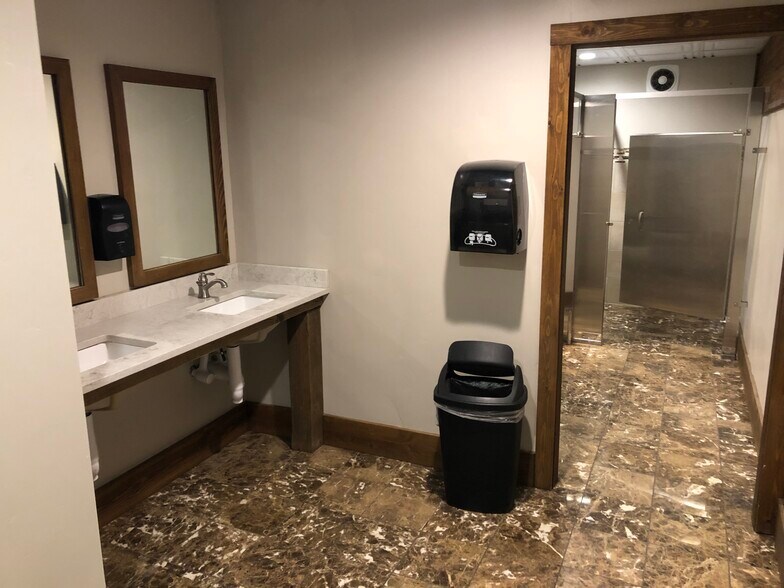 More Photos Of 640 N Main St, North Salt Lake Office For Sale