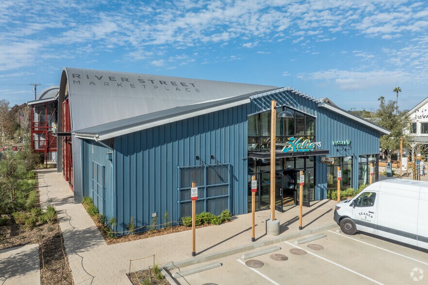 More Photos Of 31896 Paseo Adelanto, San Juan Capistrano Storefront For Lease