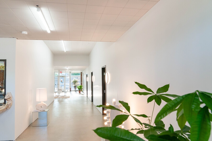 More Photos Of 22005 Van Dyke Ave, Warren Public Library For Lease