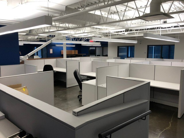 More Photos Of 85 Aut du Souvenir, L'Île-Perrot General Retail For Sale