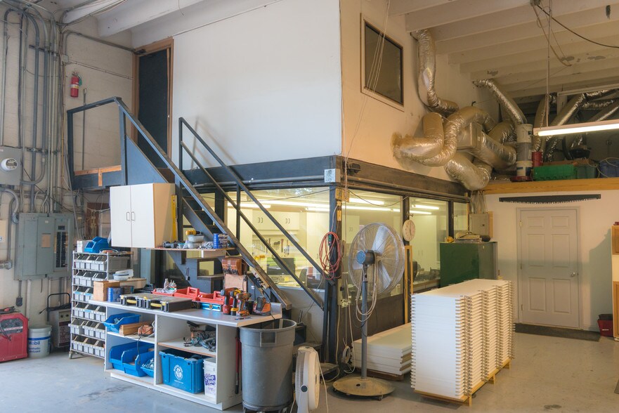 More Photos Of 2169 10th St, Sarasota Warehouse For Sale