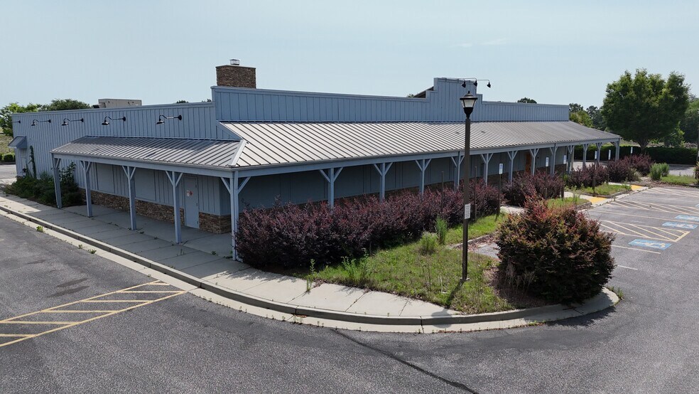 More Photos Of 253 Forum Dr, Columbia Restaurant For Lease