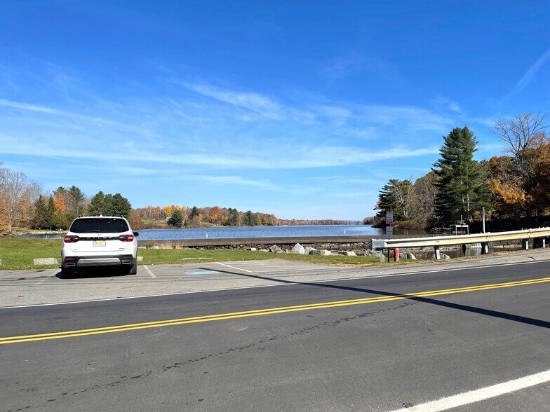 More Photos Of 21 Corinna Road Rd, Saint Albans Convenience Store For Sale