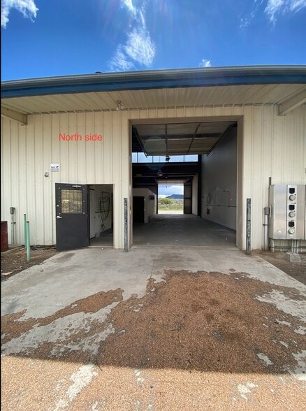 More Photos Of 28487 US 6, Rifle Warehouse For Lease