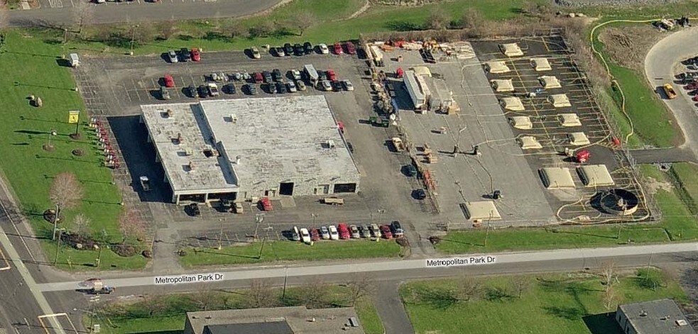 More Photos Of 7110 Henry Clay Blvd, Liverpool Warehouse For Lease
