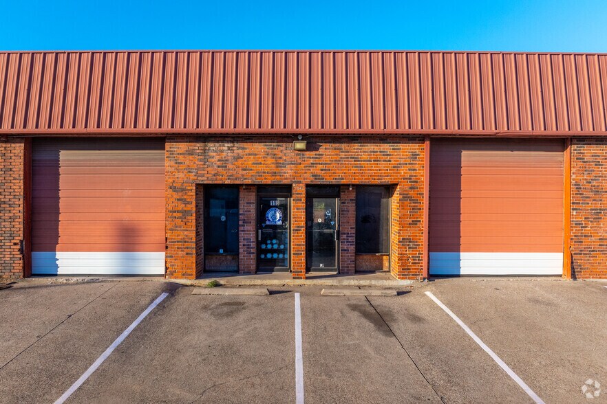 More Photos Of 3211 S Peachtree Rd, Balch Springs Warehouse For Lease