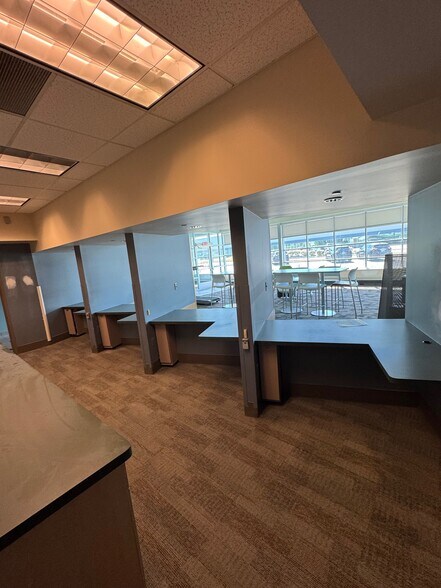 More Photos Of 3350 Broadmoor Ave SE, Grand Rapids Medical For Lease