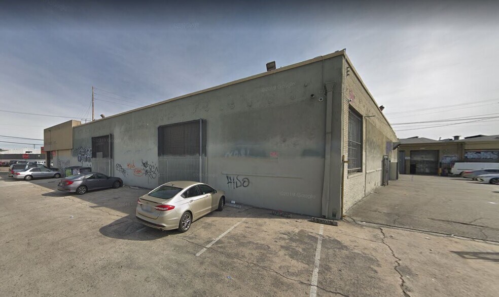 More Photos Of 2001-2031 S Santa Fe Ave, Los Angeles Warehouse For Lease