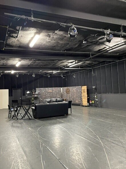 More Photos Of 835 N Seward St, Los Angeles Loft Creative Space For Lease