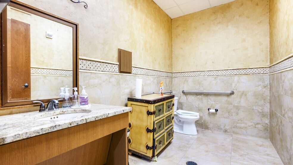 More Photos Of 7711 San Jacinto Pl, Plano Medical For Lease