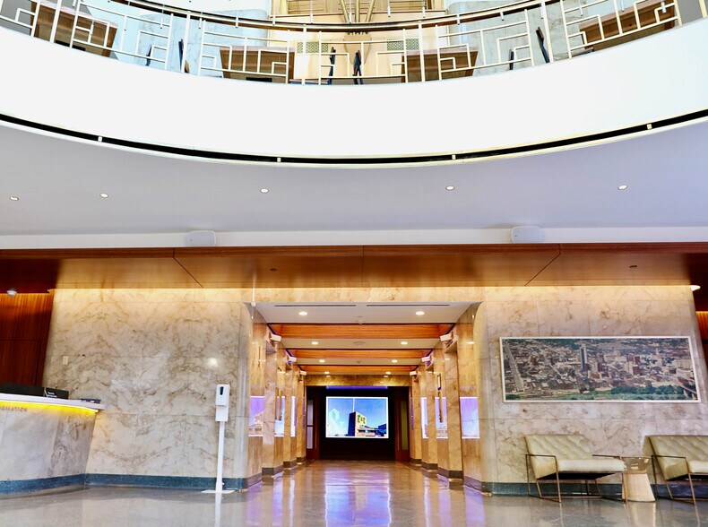 More Photos Of 401 Church St, Nashville Office For Lease