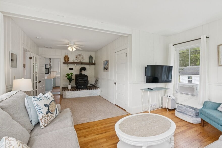 More Photos Of 201 Snowball Hill Rd, New Harbor Hotel For Sale