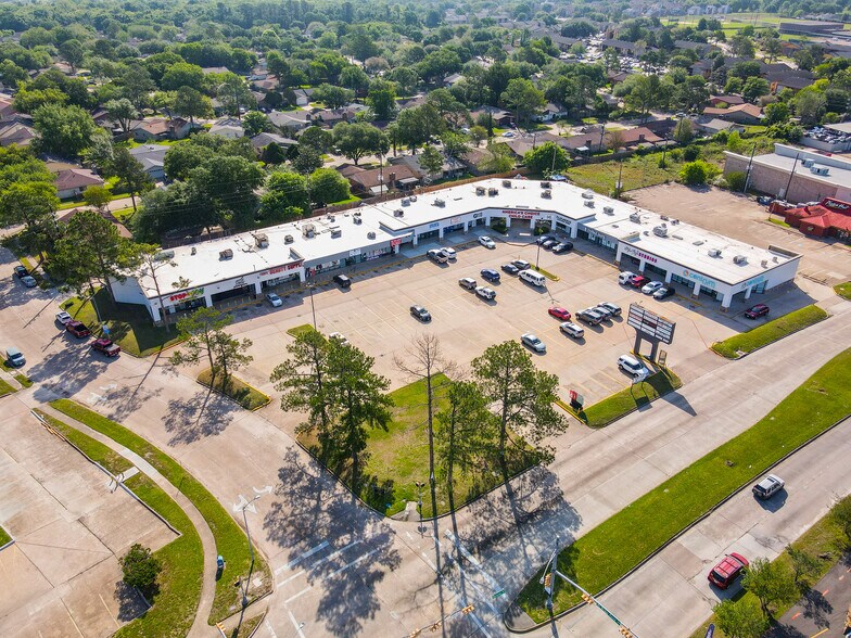 More Photos Of 8100-8140 Antoine Dr, Houston Storefront For Sale