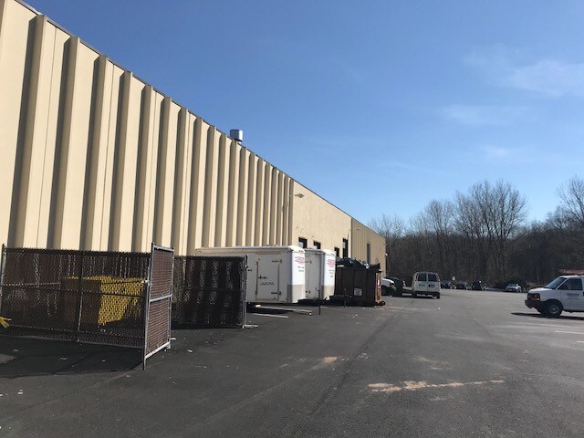 More Photos Of 26 Law Dr, Fairfield Warehouse For Lease