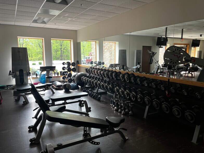 More Photos Of 220 Megawatt Ln, Greensburg Office For Sale