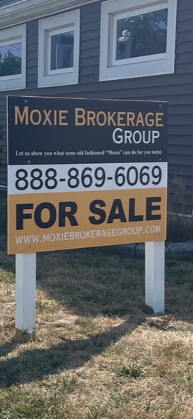 More Photos Of 280 W Main St, Sayville Office For Sale