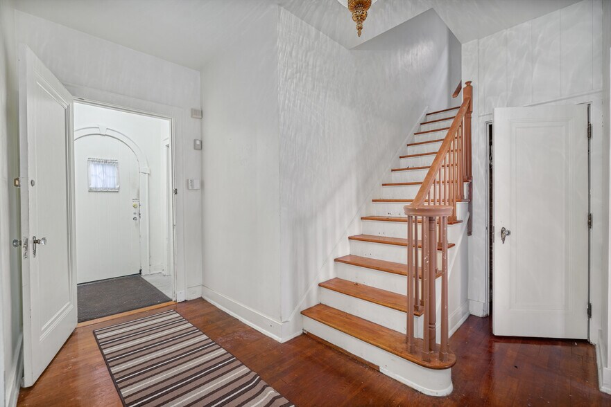 More Photos Of 105 S 5th St, Duquesne Religious Facility For Sale