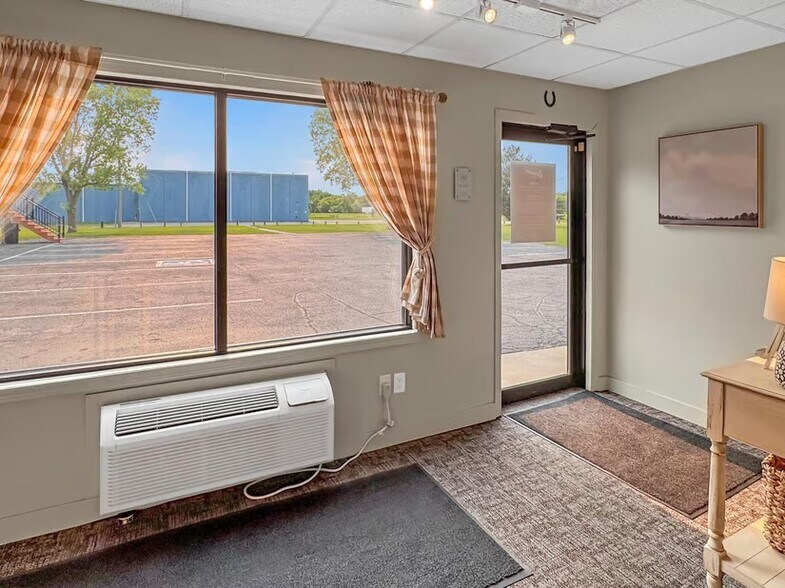 More Photos Of 600 22nd St, Benson Hotel For Sale