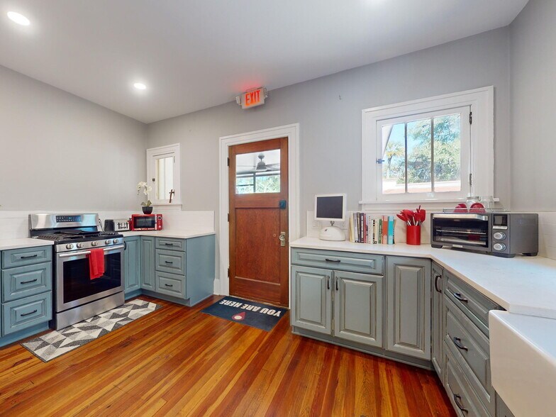 More Photos Of 215 Washington st, New Smyrna Beach Office Residential For Sale