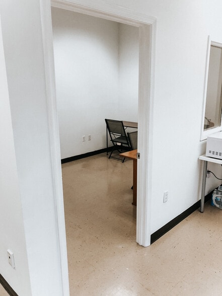 More Photos Of 8120-8144 Flannery Ct, Manassas Warehouse For Lease