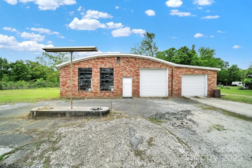Primary Photo Of 4410 Flat Creek Rd, Heath Springs Flex For Sale