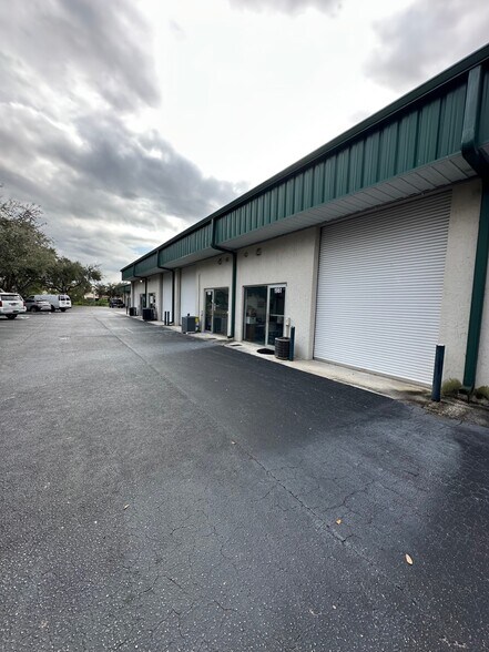 More Photos Of 1925 Barber Rd, Sarasota Warehouse For Lease