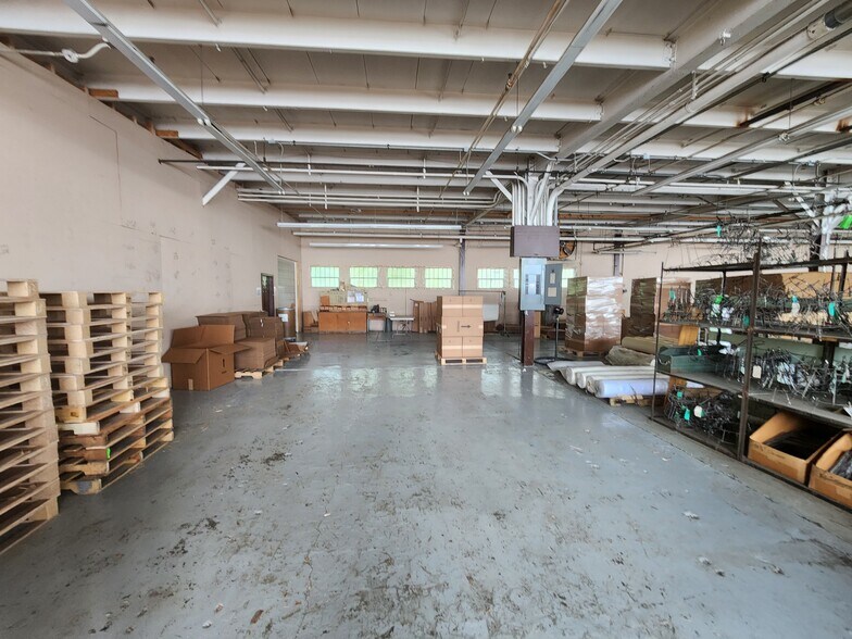 More Photos Of 943 Sanderson Ave, Scranton Warehouse For Sale