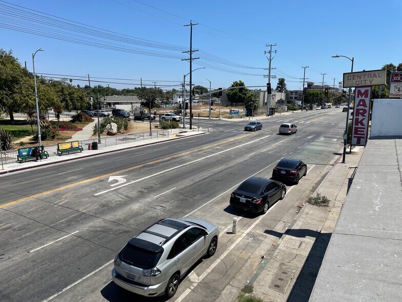 More Photos Of 10209 S Central Ave, Los Angeles Convenience Store For Lease