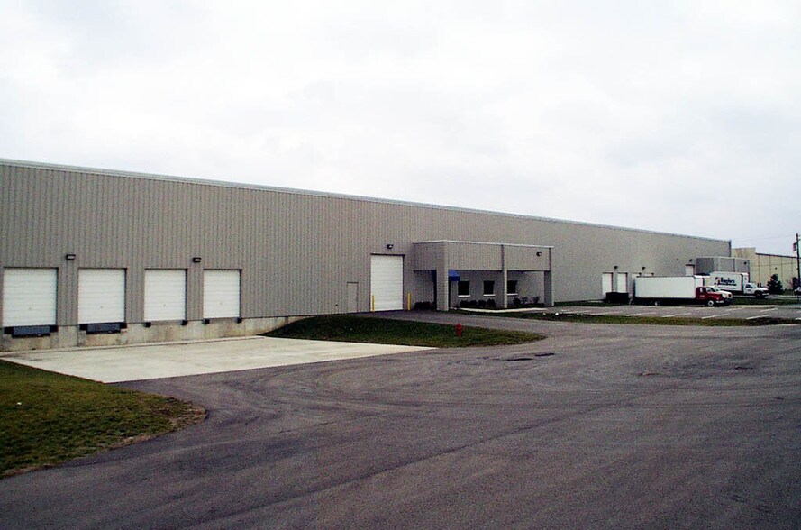 More Photos Of 9910 Charter Park Dr, West Chester Warehouse For Lease