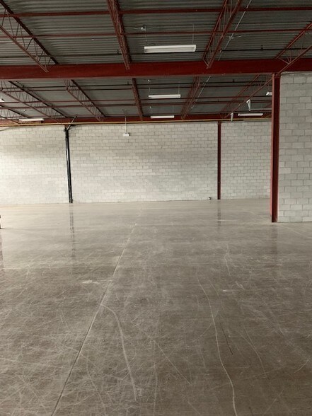 More Photos Of 161 Bartley Dr, Toronto Manufacturing For Lease