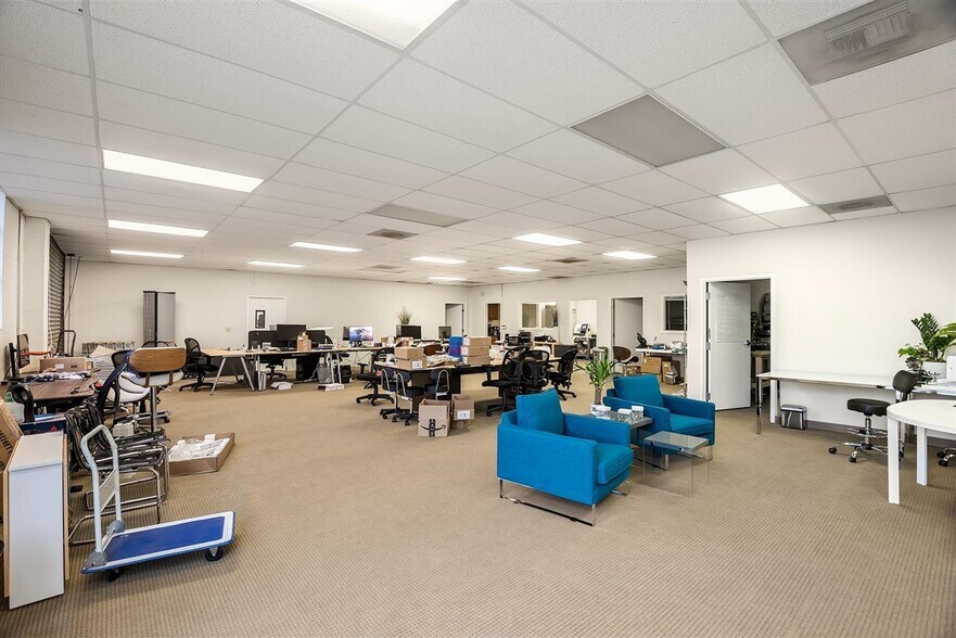 More Photos Of 1023 Chestnut St, Redwood City Research And Development For Sale