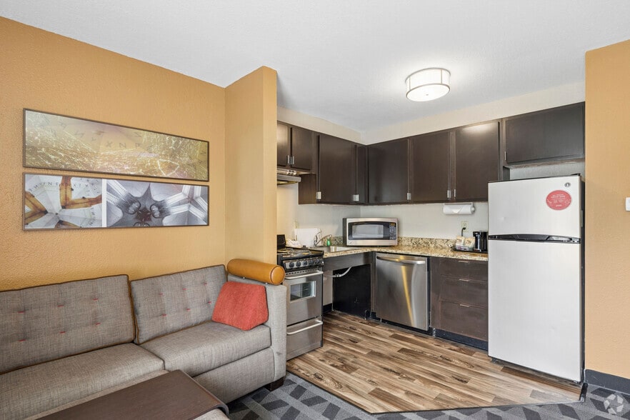 More Photos Of 11309 Abercorn St, Savannah Hotel For Sale