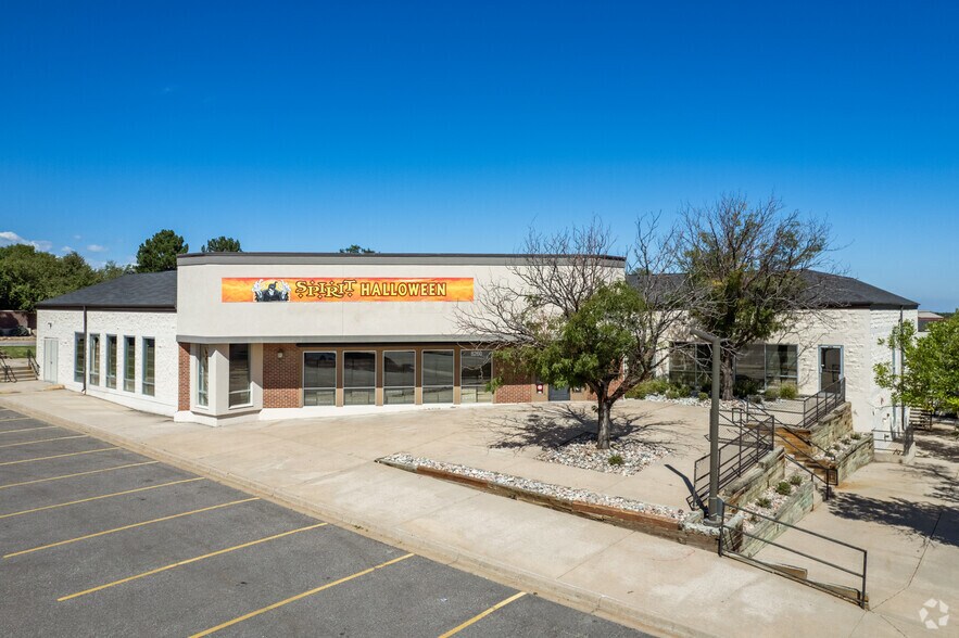 More Photos Of 8200-8260 S Colorado Blvd, Littleton Unknown For Lease