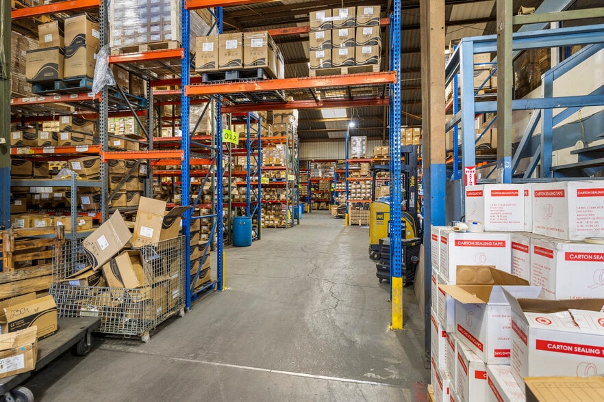 More Photos Of 1260-1280 E 9th St, Pomona Manufacturing For Sale