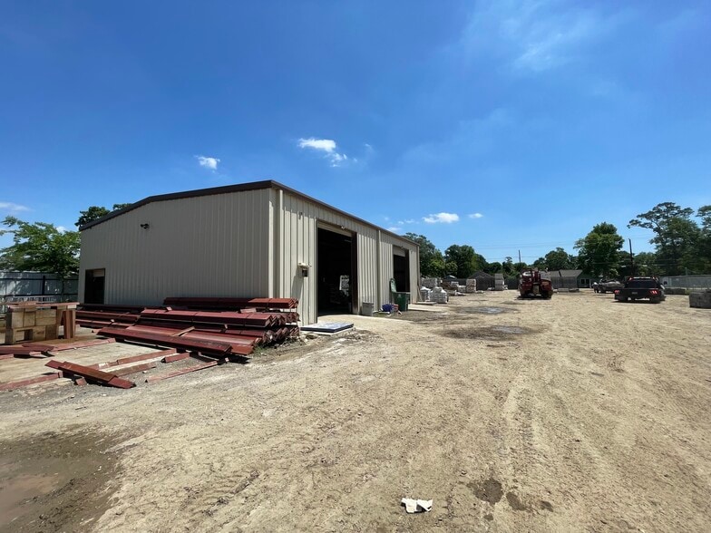 More Photos Of 7611 Schneider St, Houston Industrial For Sale