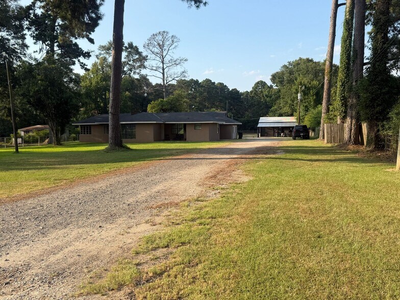 More Photos Of 3215 Bert Kouns Industrial Loop, Shreveport Apartments For Sale