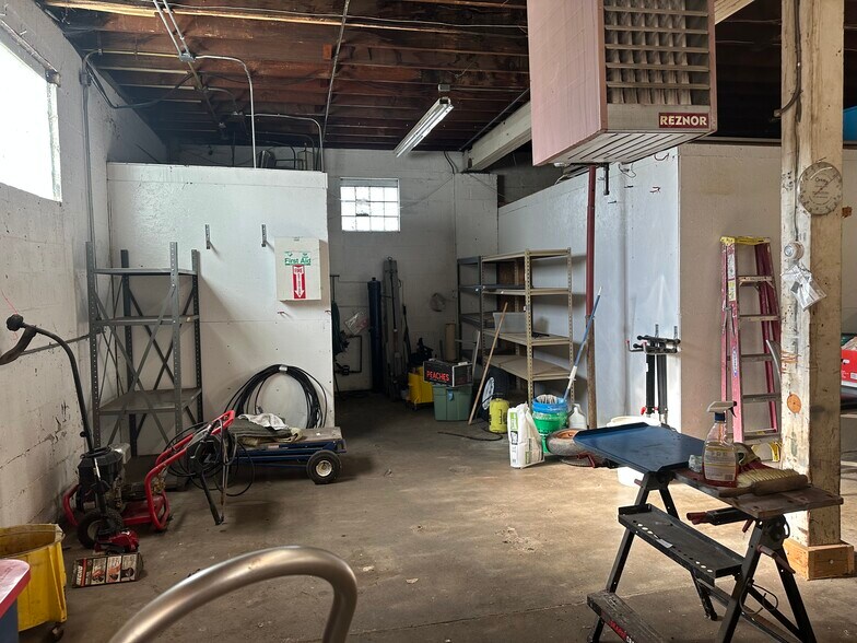 More Photos Of 436 S Schuyler Ave, Bradley Storefront For Sale