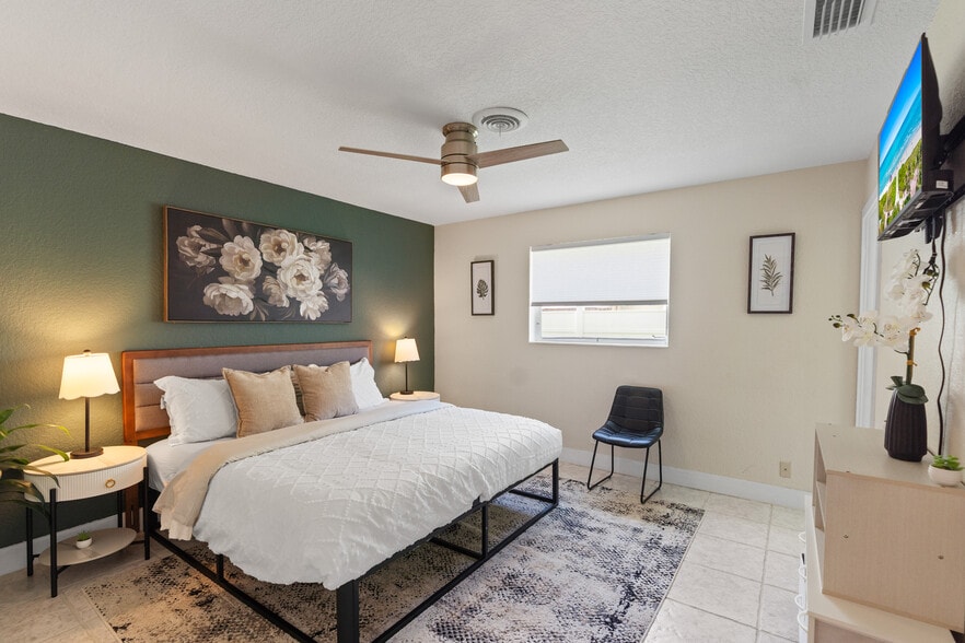 More Photos Of 1520 NE 51st St, Fort Lauderdale Apartments For Sale