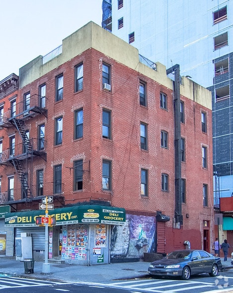 More Photos Of 2135 1st Ave, New York Apartments For Lease