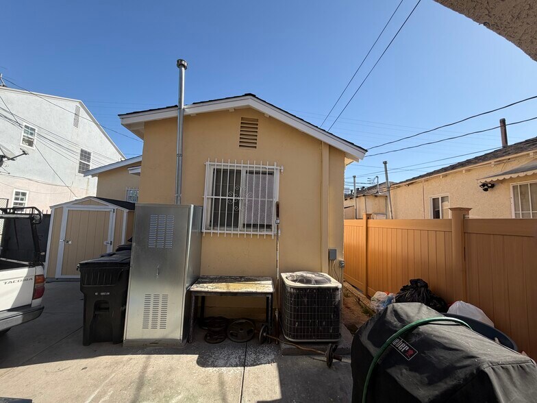 More Photos Of 10923 S Inglewood Ave, Inglewood Apartments For Sale